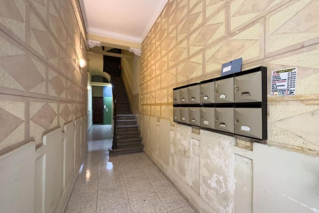 Bebarceloner Sants Apartments - 2 Bedrooms Екстериор снимка